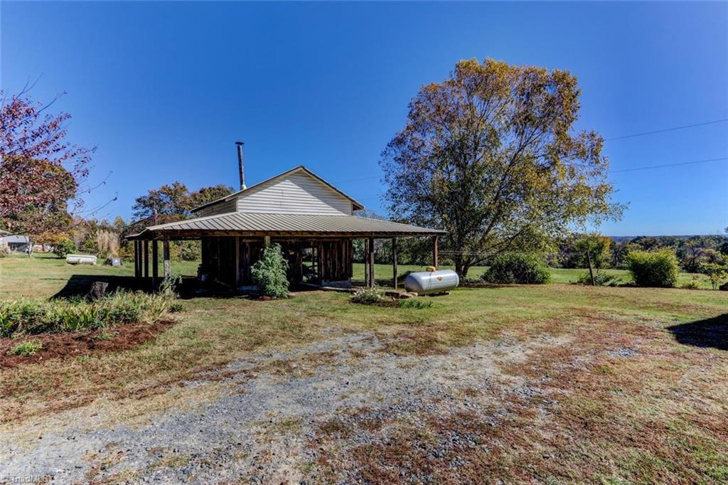 108 Benton Road Reidsville, NC 27320 - Photo 2 of 30