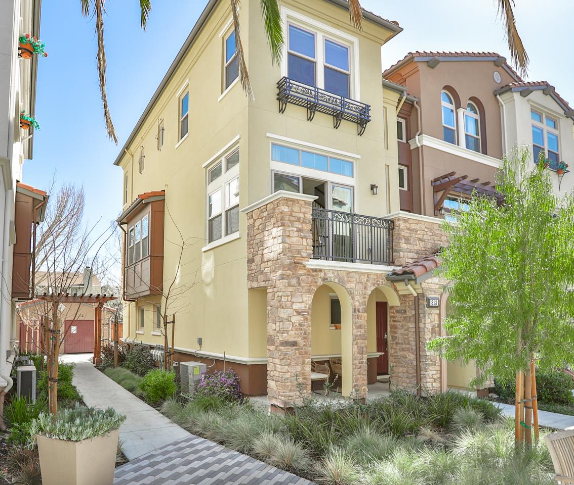 313 Cherokee Loop Mountain View, CA 94043 - Photo 1 of 43 Gallery Image 1