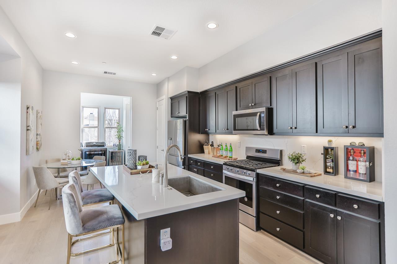 313 Cherokee Loop Mountain View, CA 94043 - Photo 11 of 43 Gallery Image 11