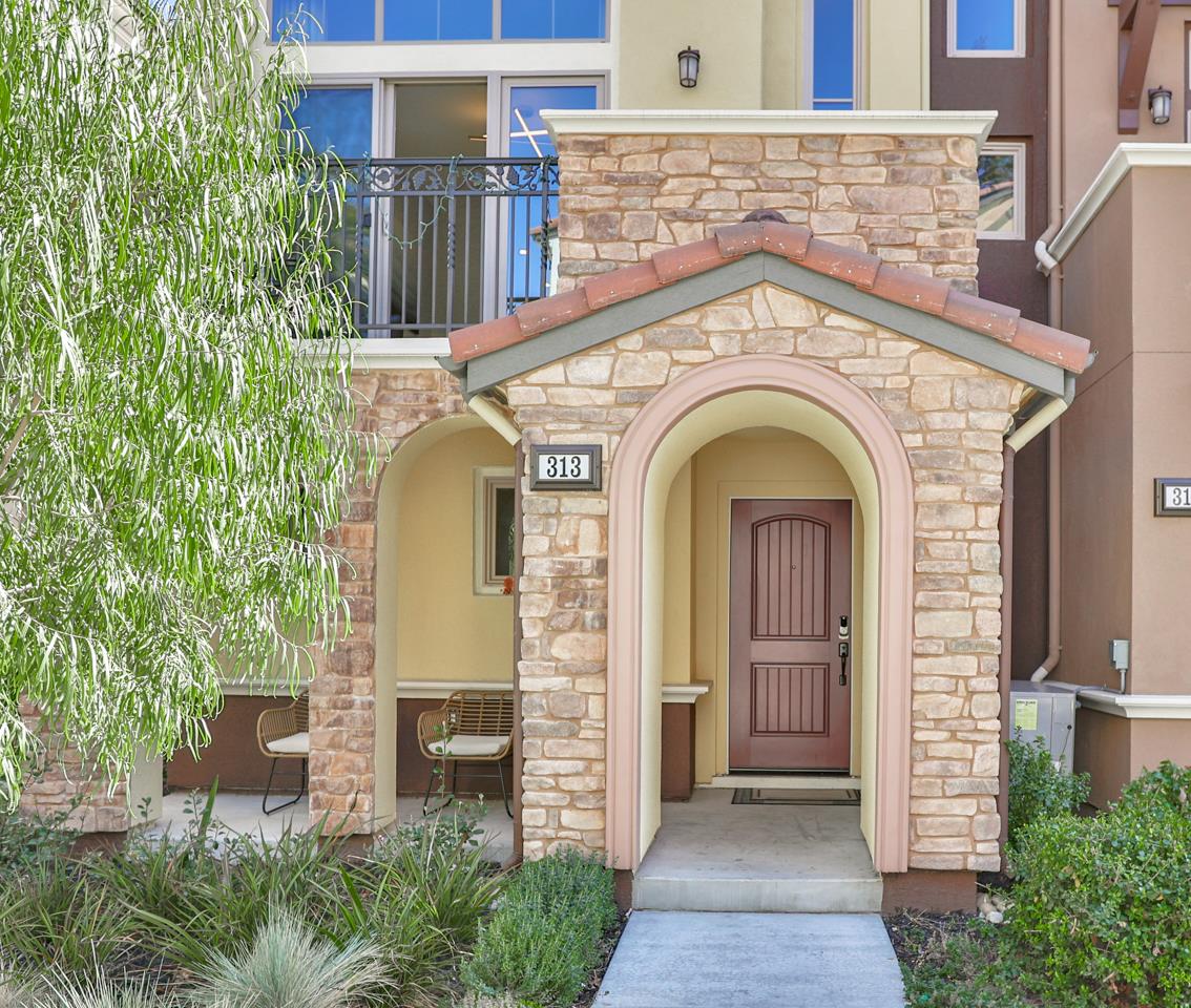 313 Cherokee Loop Mountain View, CA 94043 - Photo 3 of 43 Gallery Image 3