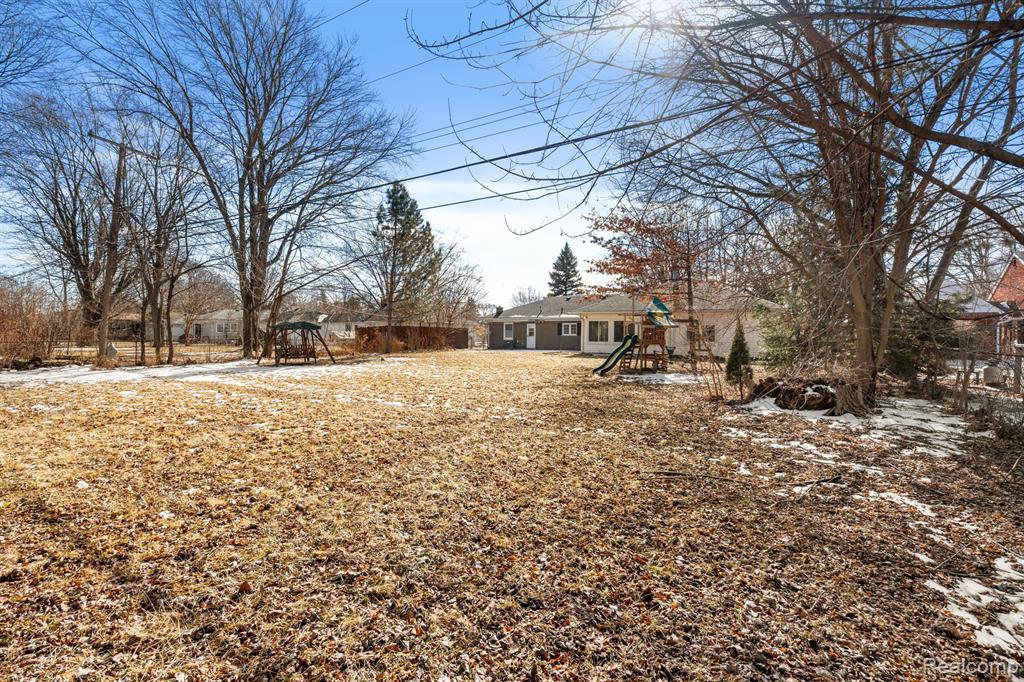 19081 Collinson Avenue Eastpointe, MI 48021 - Photo 28 of 31