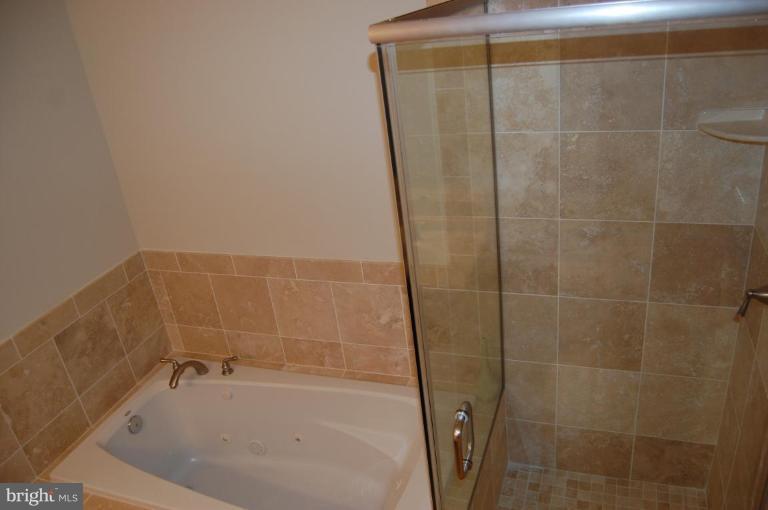 923 10th Street Northeast Washington, DC 20002 - Photo 17 of 20 Soaking tub and Separate Shower