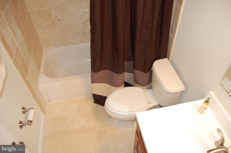 923 10th Street Northeast Washington, DC 20002 - Photo 19 of 20 Bath #2