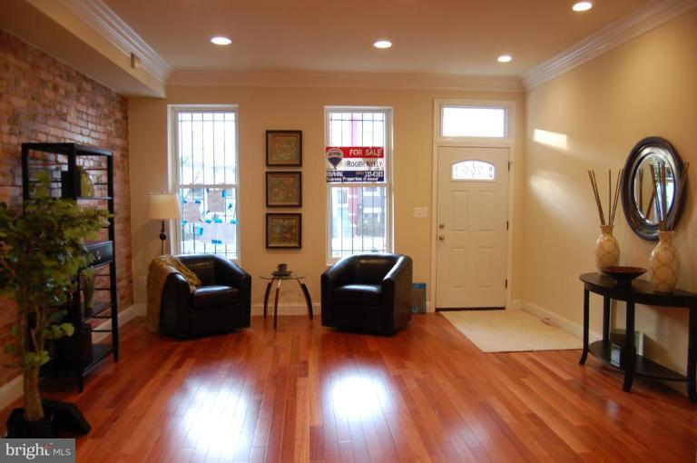 923 10th Street Northeast Washington, DC 20002 - Photo 7 of 20 Living Room #2