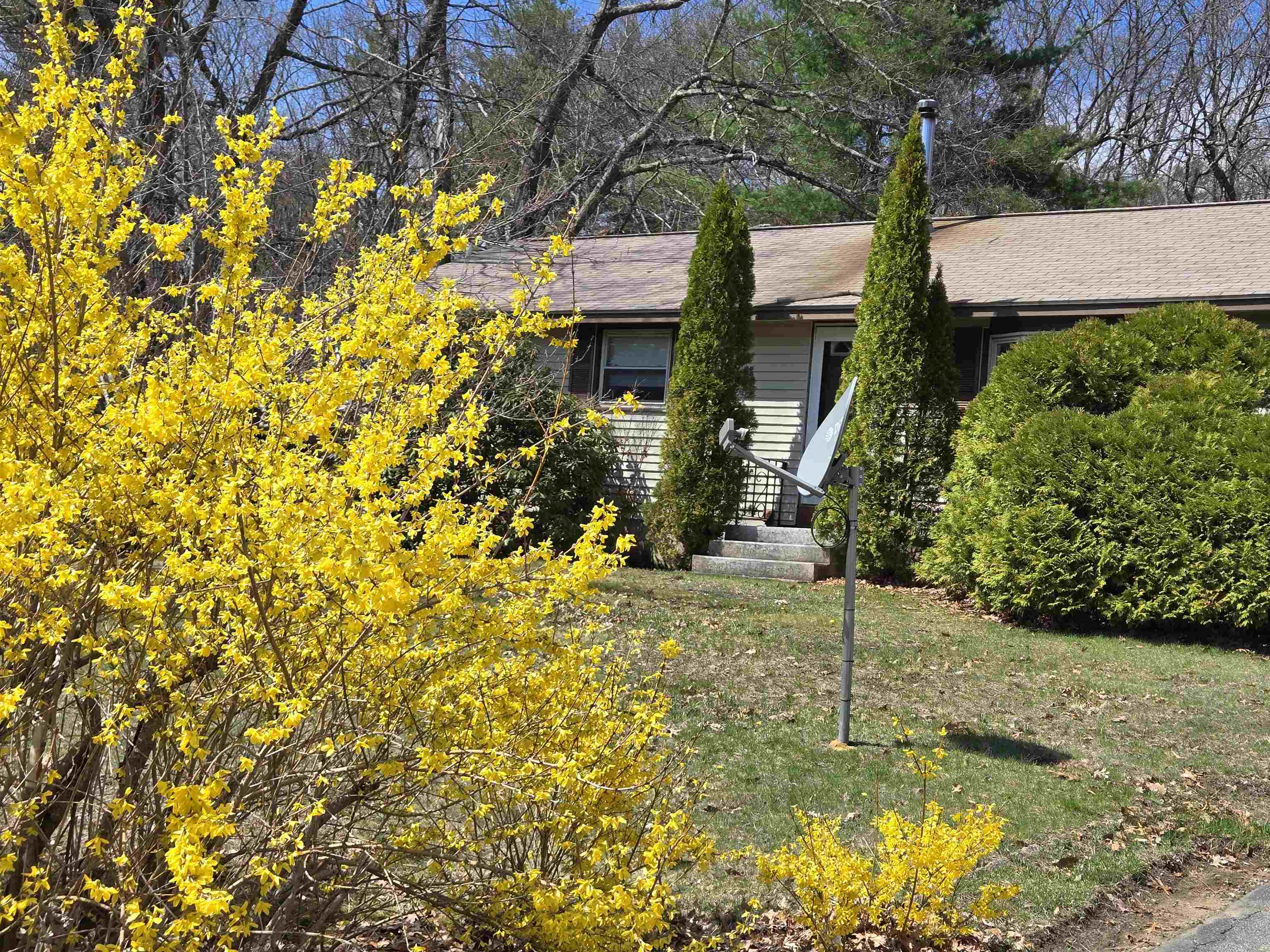 37 Country Club Lane Merrimack, NH 03054 - Photo 2 of 33