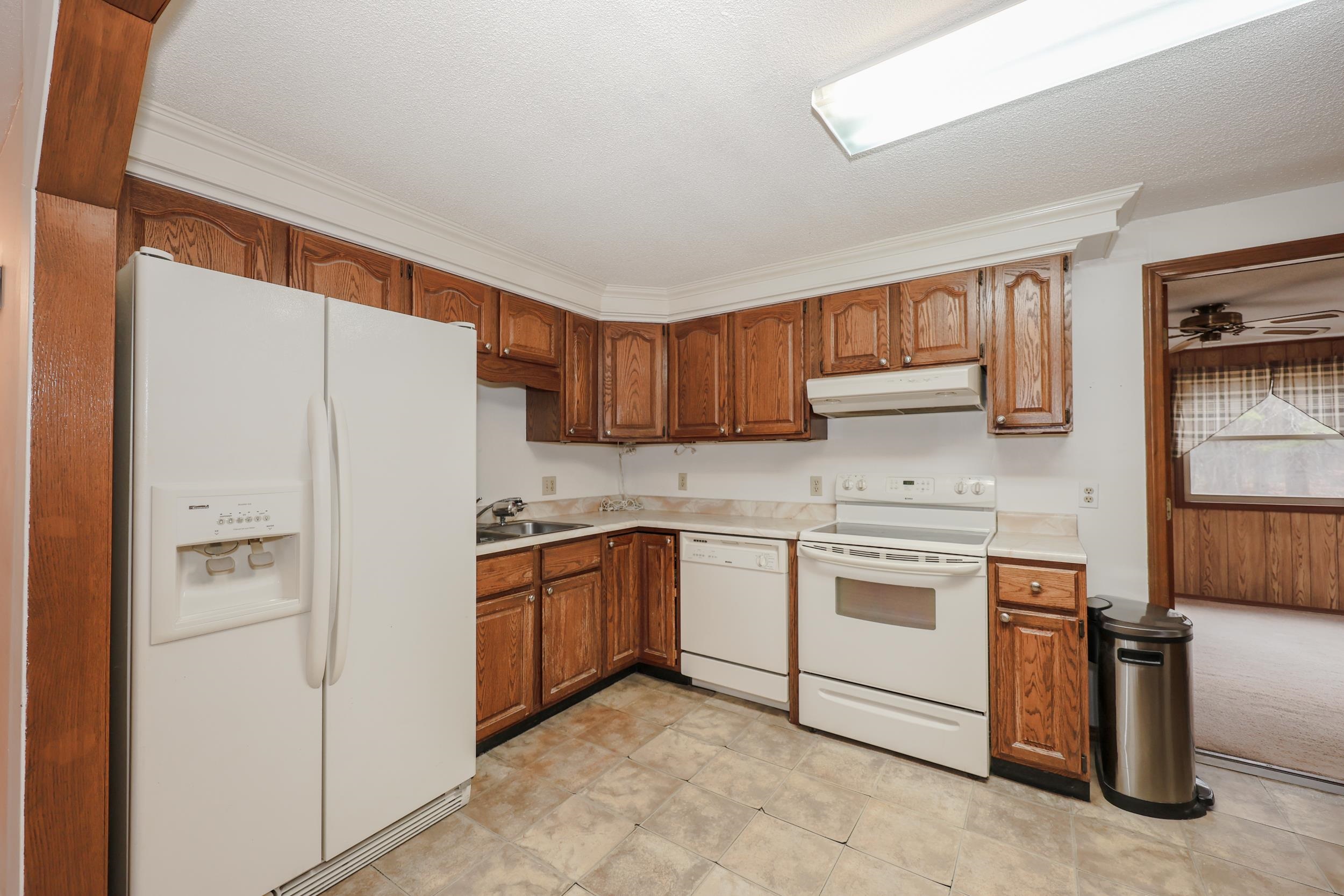 37 Country Club Lane Merrimack, NH 03054 - Photo 5 of 33