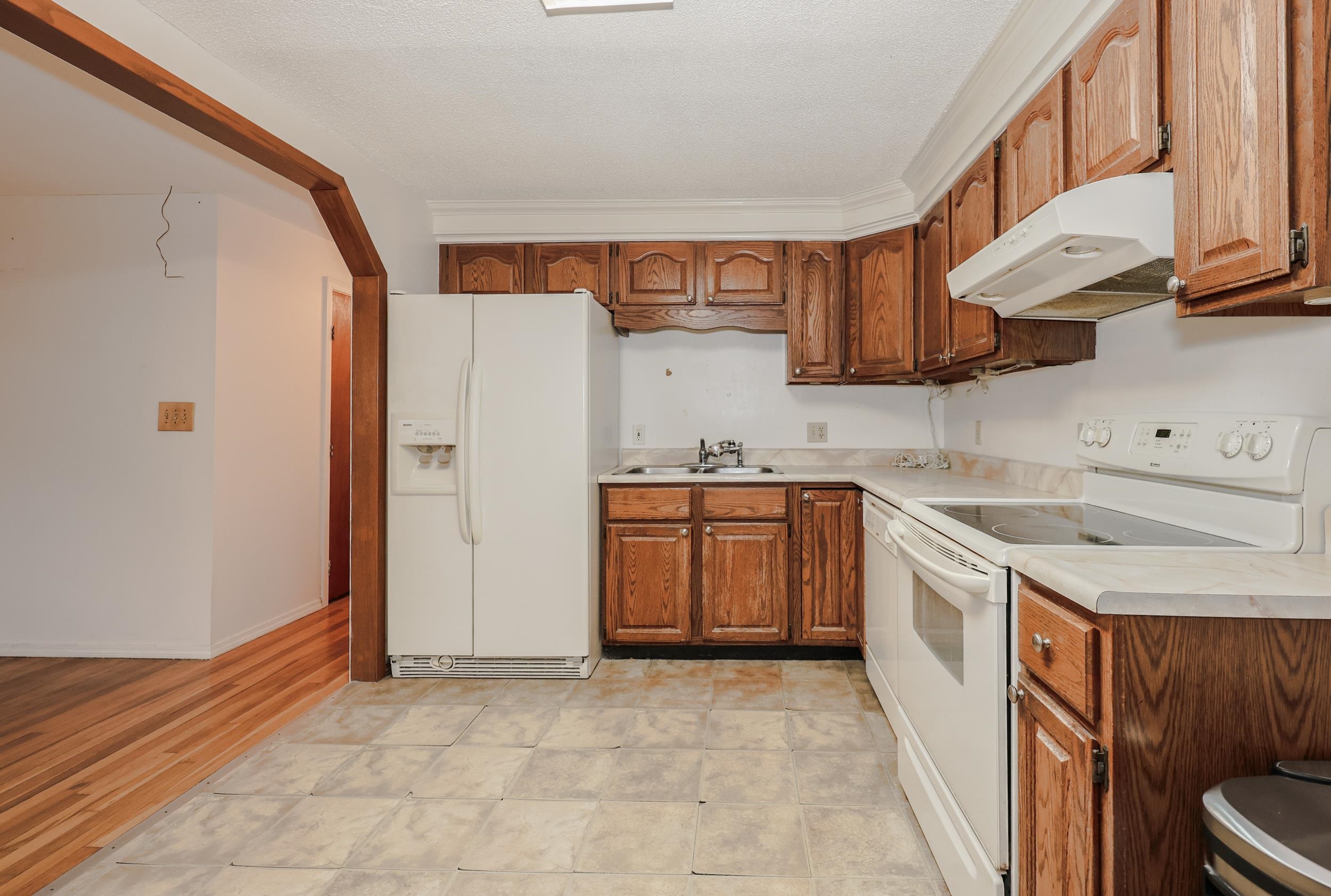 37 Country Club Lane Merrimack, NH 03054 - Photo 9 of 33