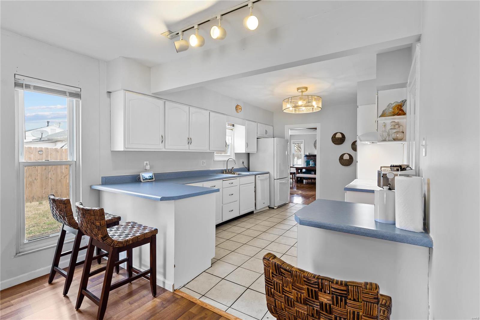 9501 MacKenzie Road St. Louis, MO 63123 - Photo 11 of 21