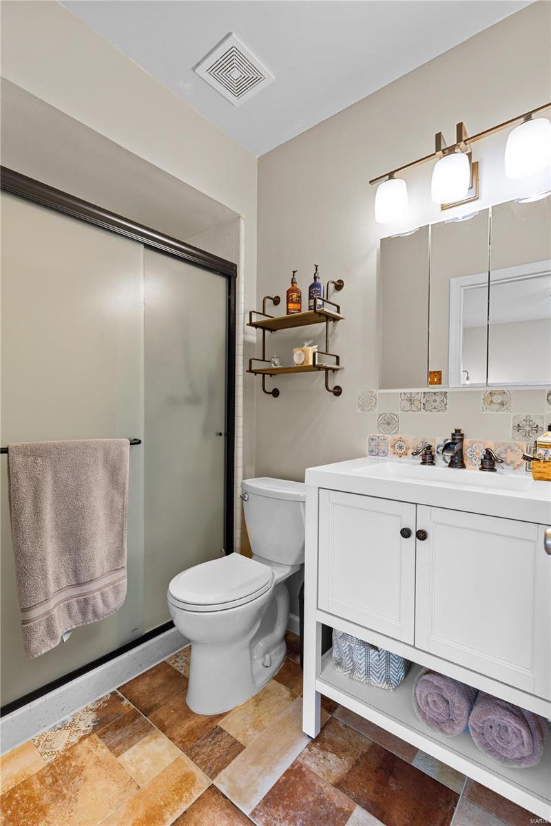 9501 MacKenzie Road St. Louis, MO 63123 - Photo 16 of 21