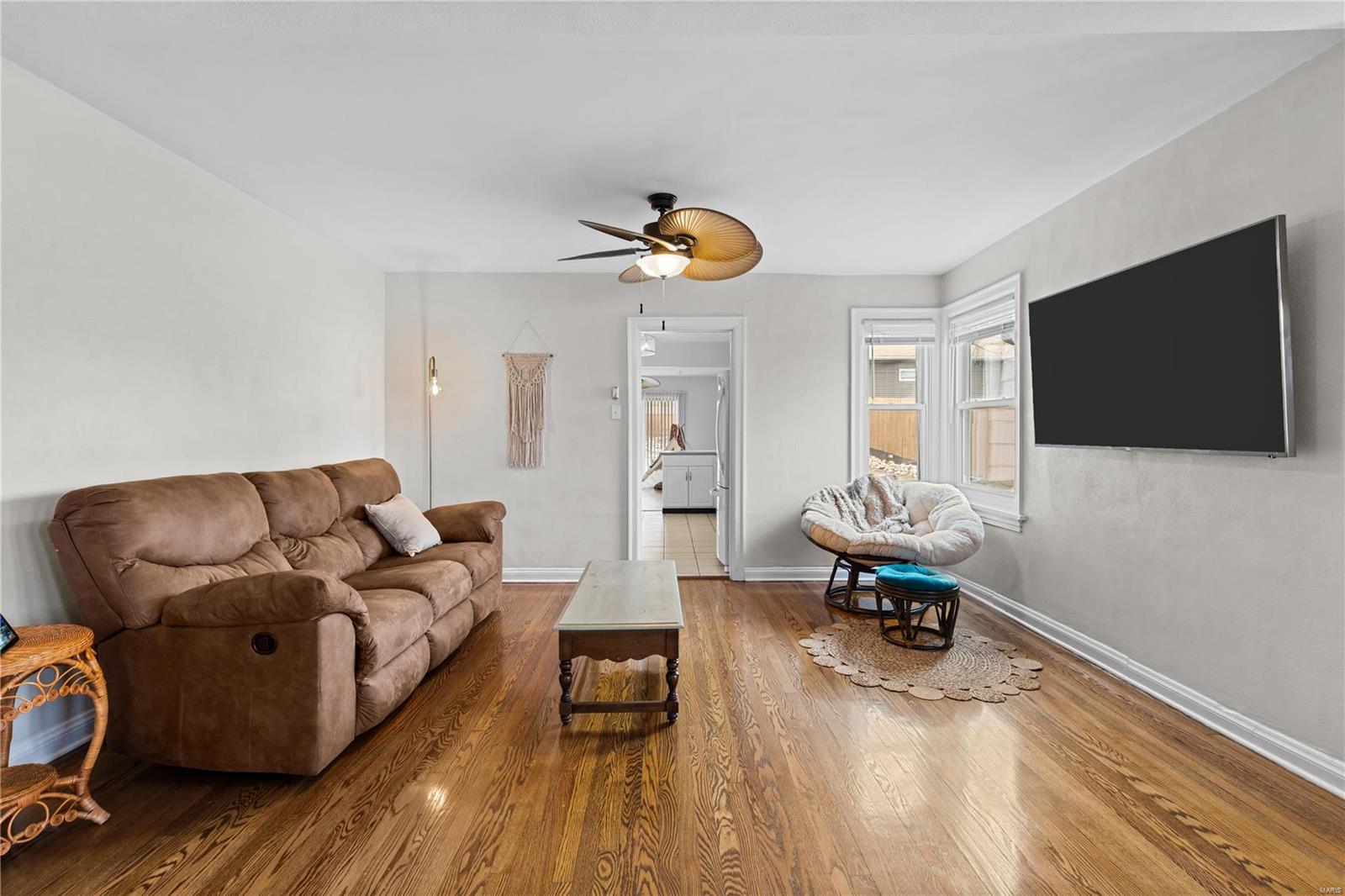 9501 MacKenzie Road St. Louis, MO 63123 - Photo 7 of 21