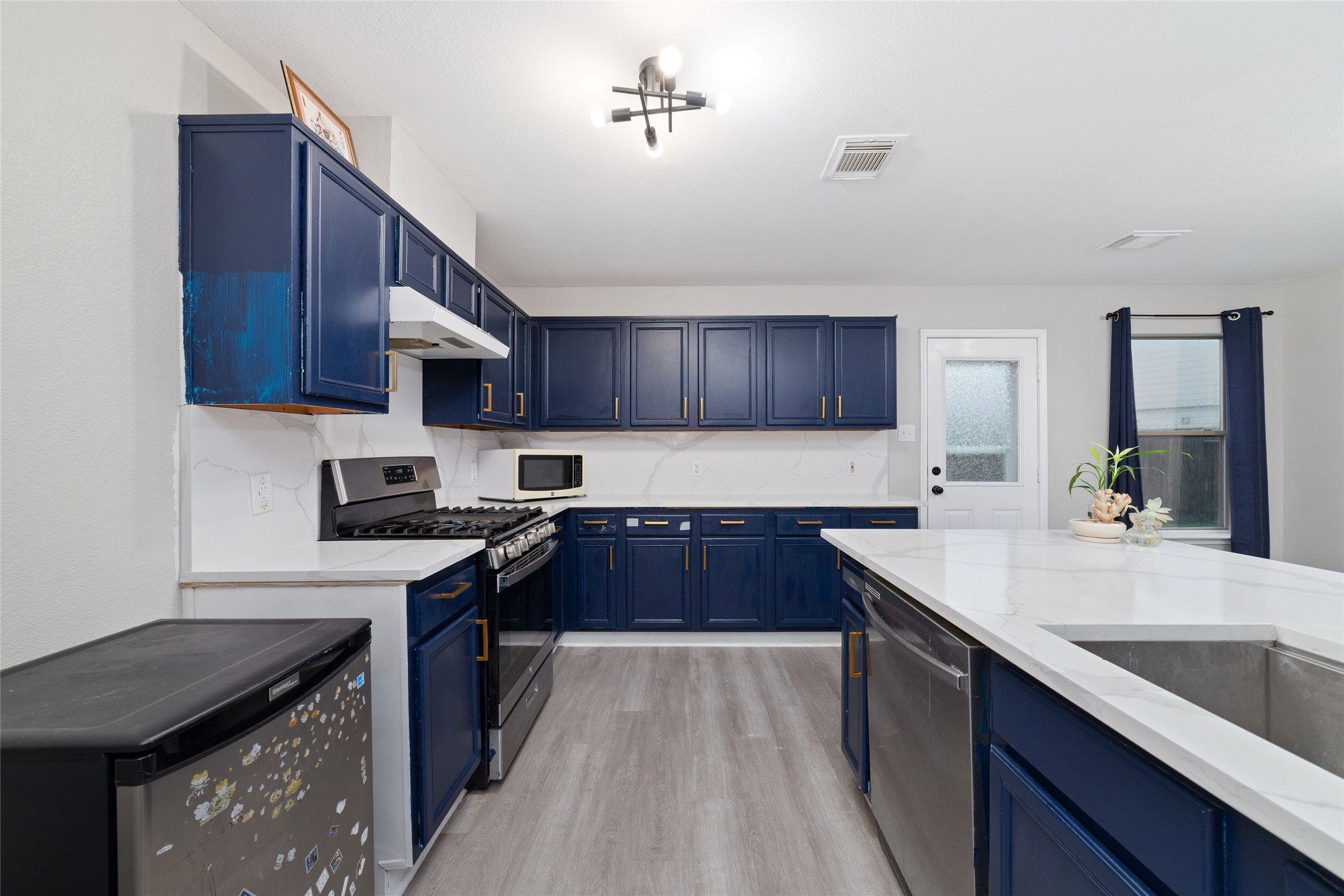 527 Remington Point Court Houston, TX 77073 - Photo 9 of 25