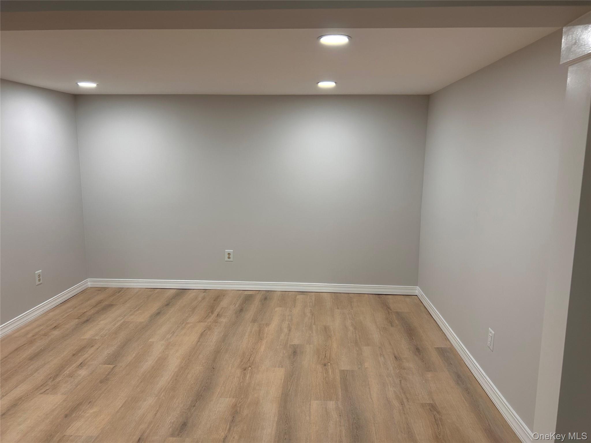 660 Great Neck Road, Unit 1 Copiague, NY 11726 - Photo 8 of 9