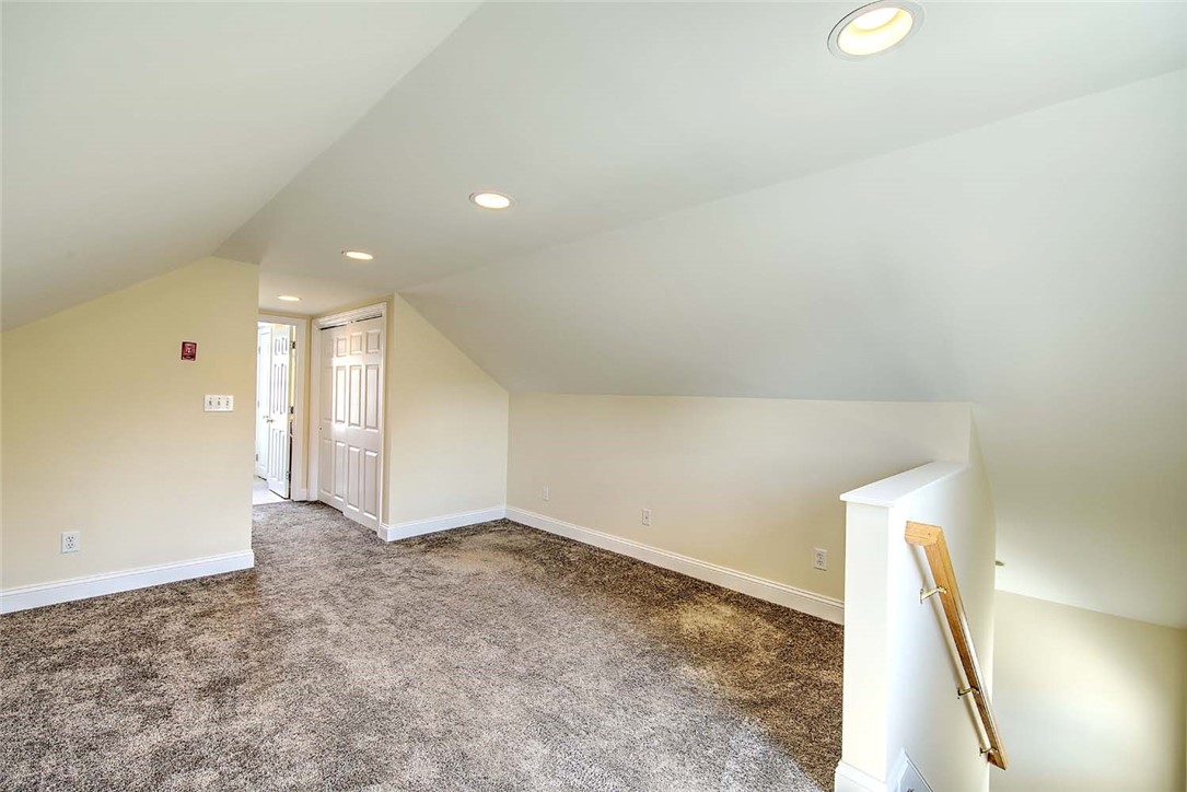 31 Garfield Avenue Bristol, RI 02809 - Photo 25 of 33
