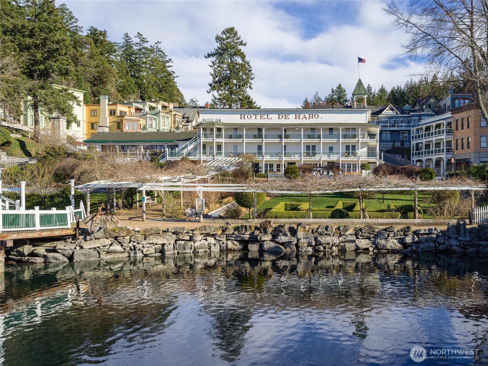 98 Armadale Road, Unit 215 Friday Harbor, WA 98250 - Photo 31 of 39 a front view of a building with lake view