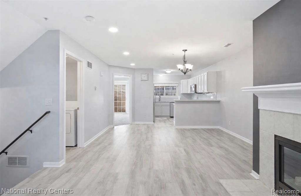 16878 Farmington Road Livonia, MI 48154 - Photo 6 of 24
