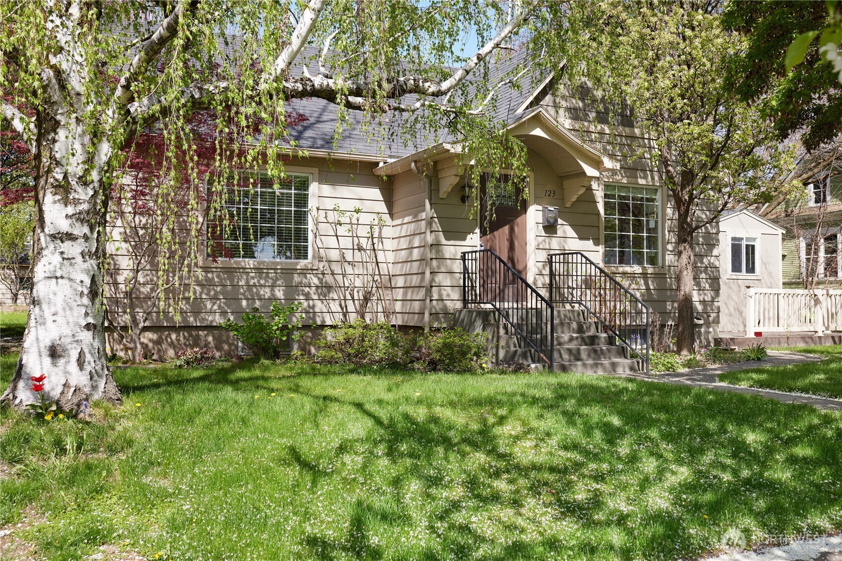 123 East Maple Street Walla Walla, WA 99362 - Photo 38 of 40 a view of a house with a yard