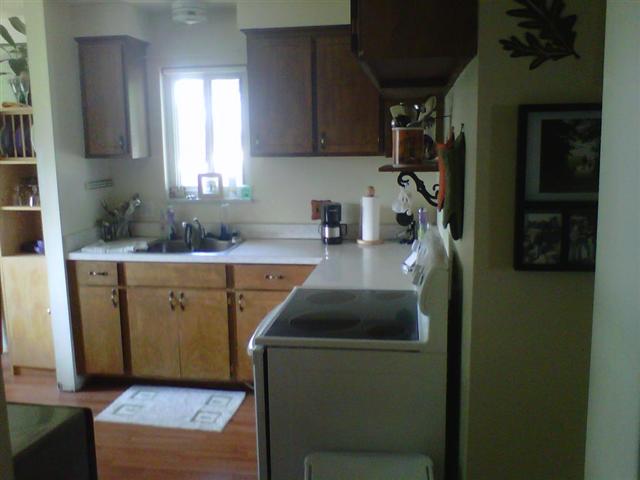 29642 Hoover Road Warren, MI 48093 - Photo 8 of 10 31016198-7.JPG