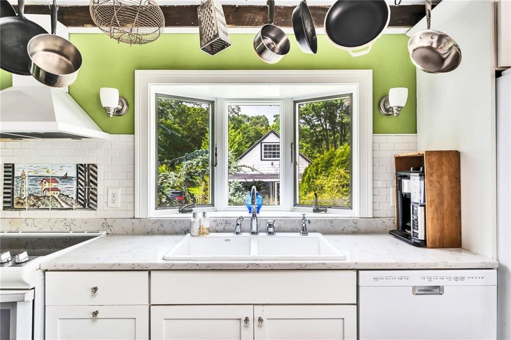 240 Canonchet Road Hopkinton, RI 02873 - Photo 8 of 31