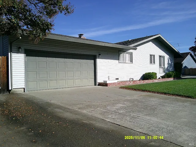 $3,500 | 390 South Almond Street, Dixon, CA 95620