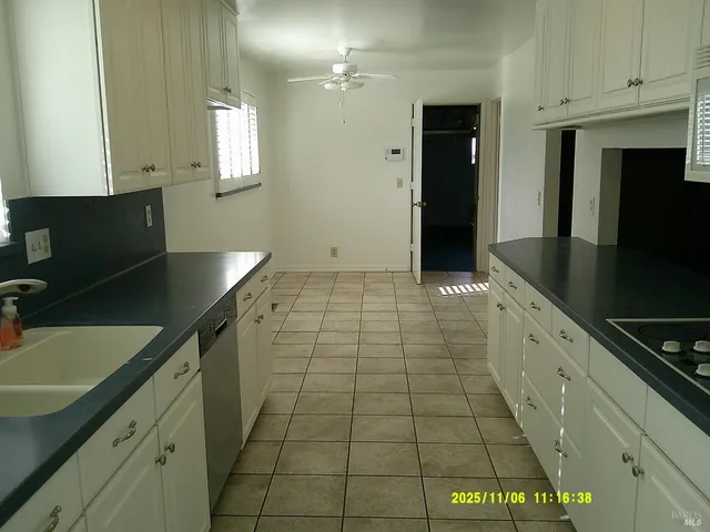 $3,500 | 390 South Almond Street, Dixon, CA 95620