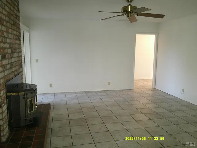 $3,500 | 390 South Almond Street, Dixon, CA 95620