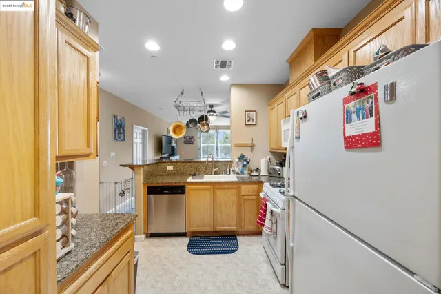 $374,000 | 3290 Maguire Way, Unit 208, Dublin, CA 94568