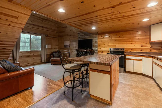 $234,900 | 58877 Sudden Valley View Road, Eastman, WI 54626