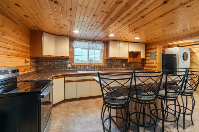 $234,900 | 58877 Sudden Valley View Road, Eastman, WI 54626