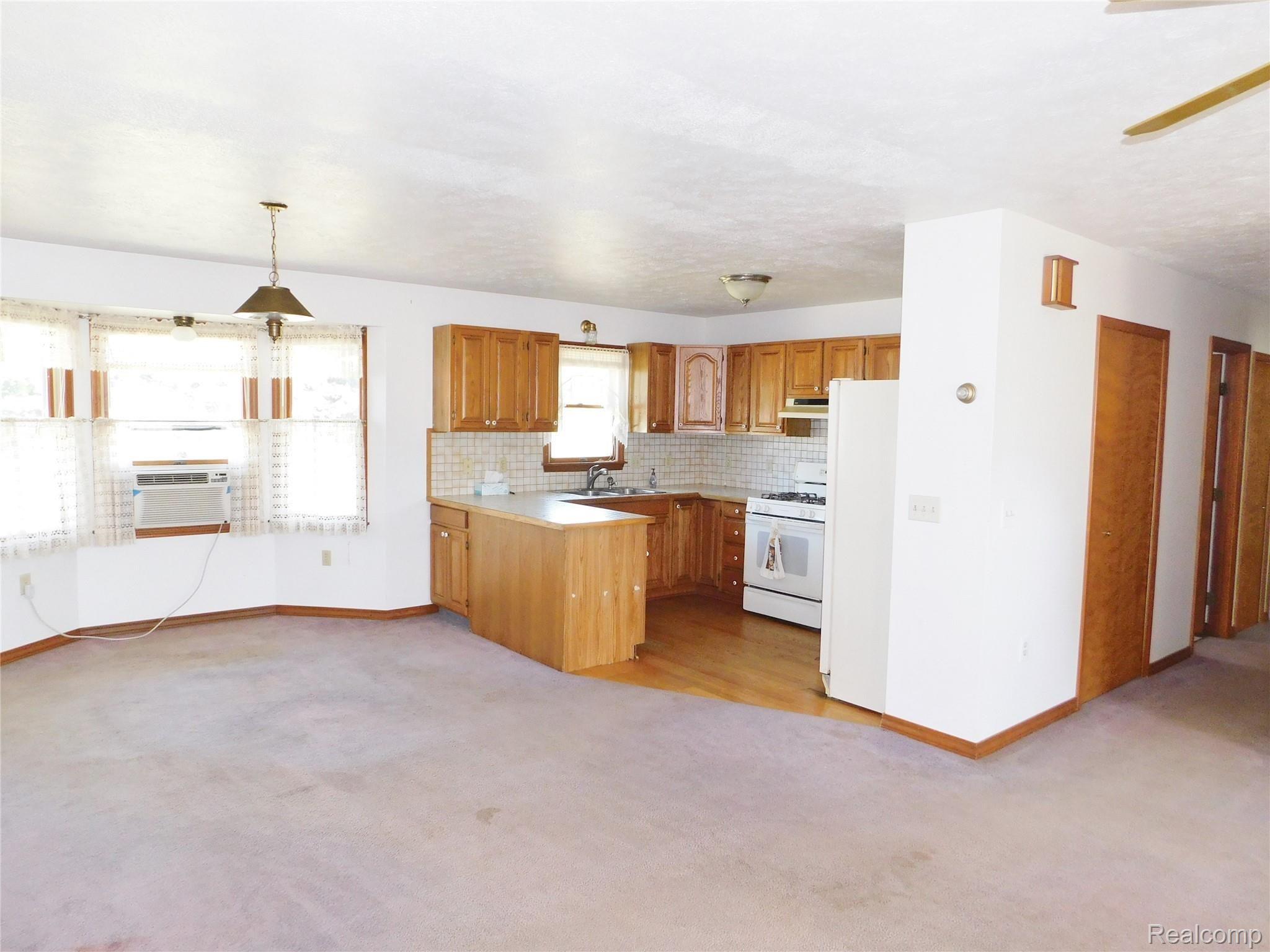 10222 Converse Road Fowlerville, MI 48836 - Photo 9 of 36 DSCN0153.JPG