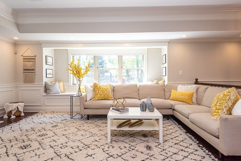 25 Melch Road Lynnfield, MA 01940 - Photo 4 of 42 Gallery Image 4