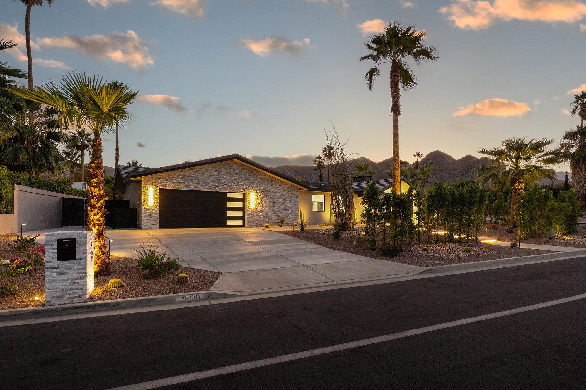 71501 Sahara Road Rancho Mirage, CA 92270 - Photo 29 of 29 front ext 3 Web