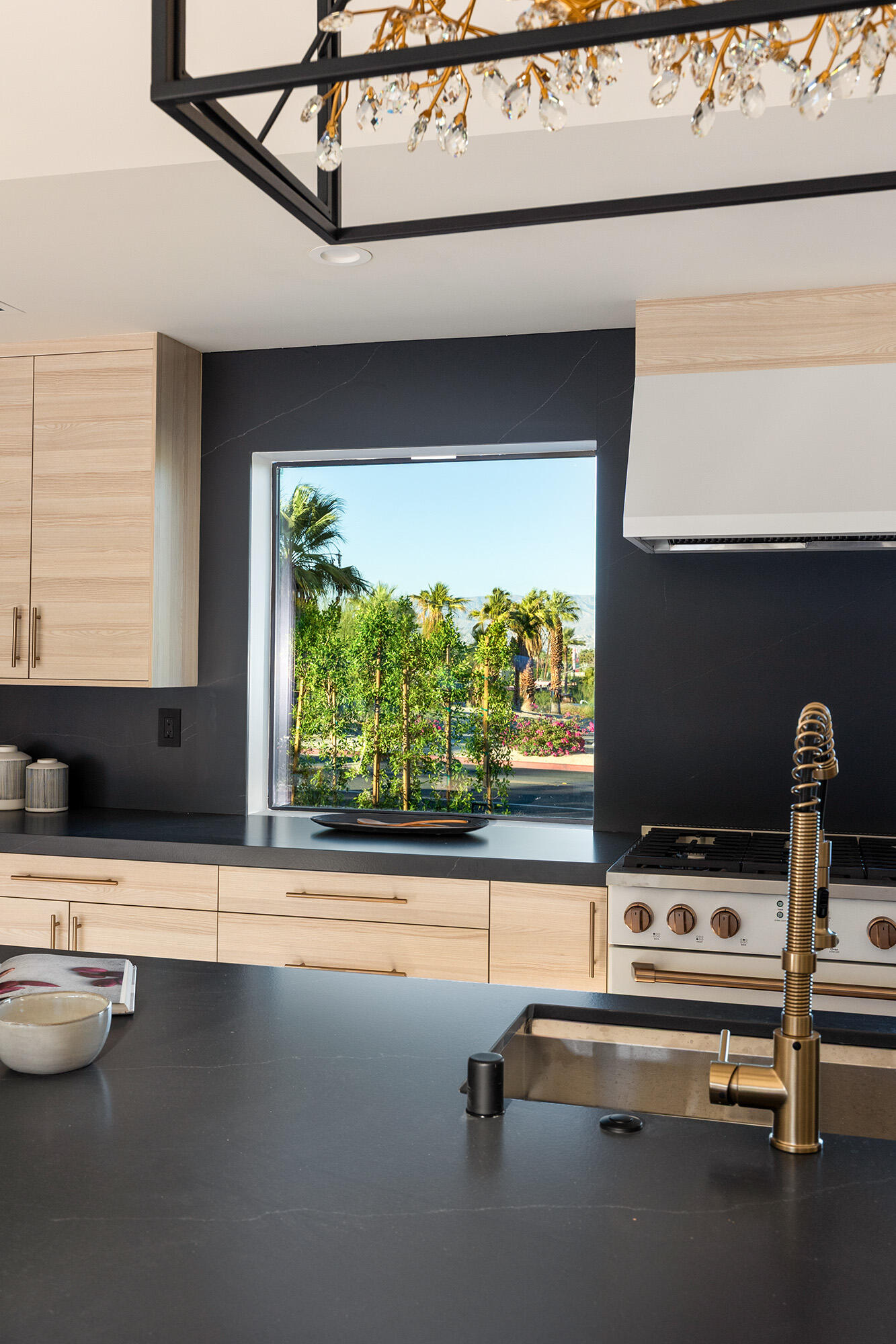 71501 Sahara Road Rancho Mirage, CA 92270 - Photo 9 of 29 kitchen 2 Web