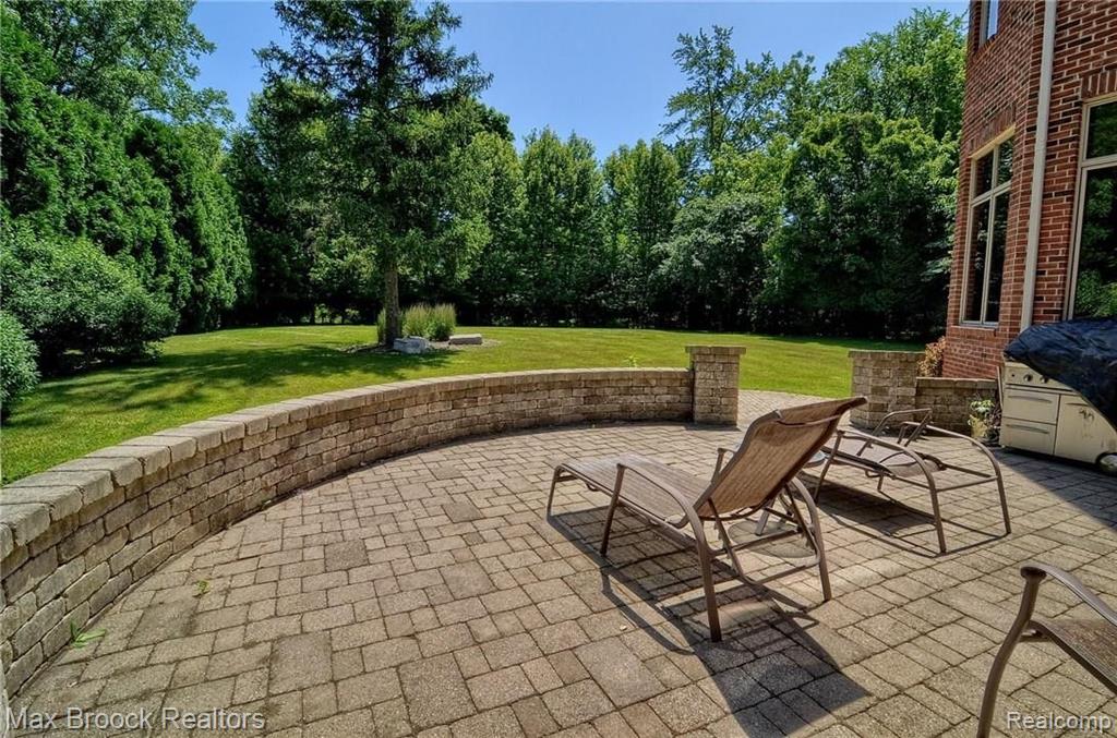 32250 Bingham Road Bingham Farms, MI 48025 - Photo 39 of 44
