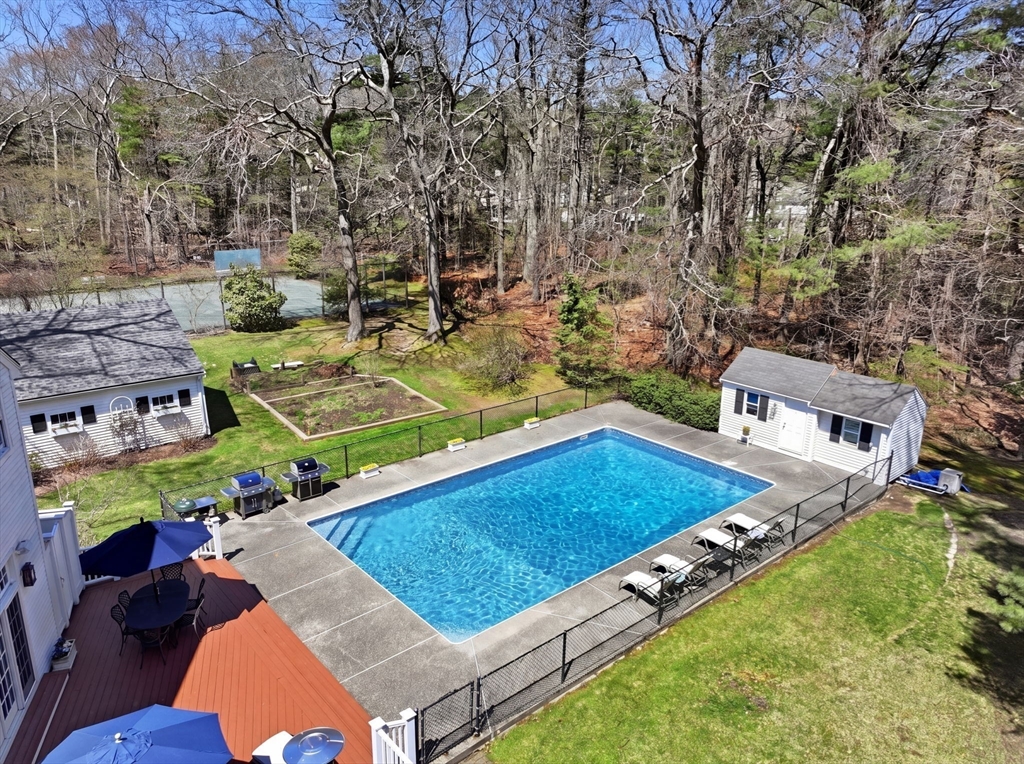 192 Prospect Street Hingham, MA 02043 - Photo 26 of 37 an aerial view of a backyard