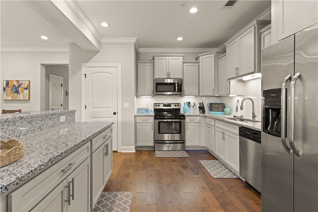 504 Mariners Circle St. Simons Island, GA 31522 - Photo 9 of 26