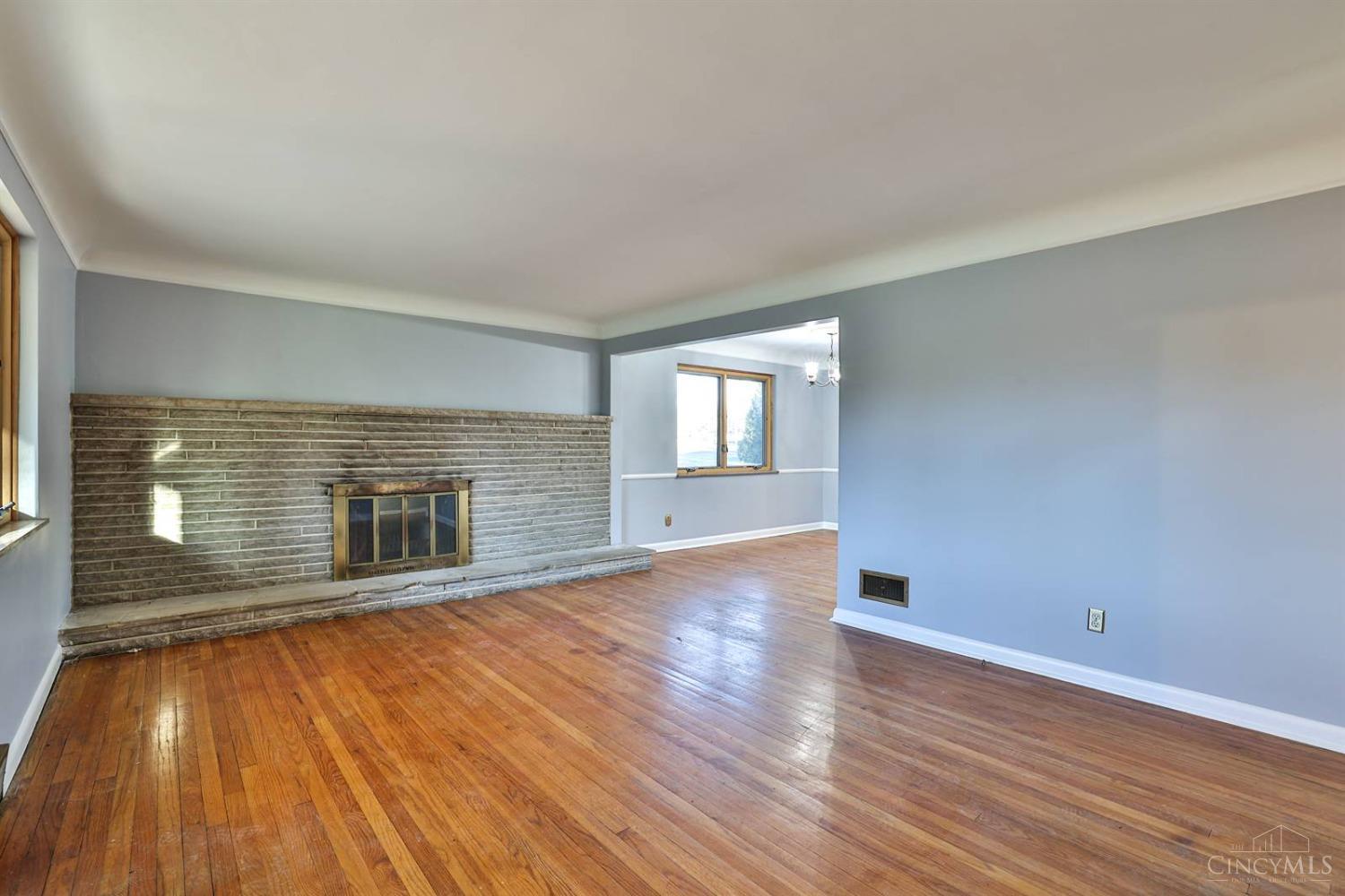 8090 Hopewell Road Montgomery, OH 45242 - Photo 4 of 33