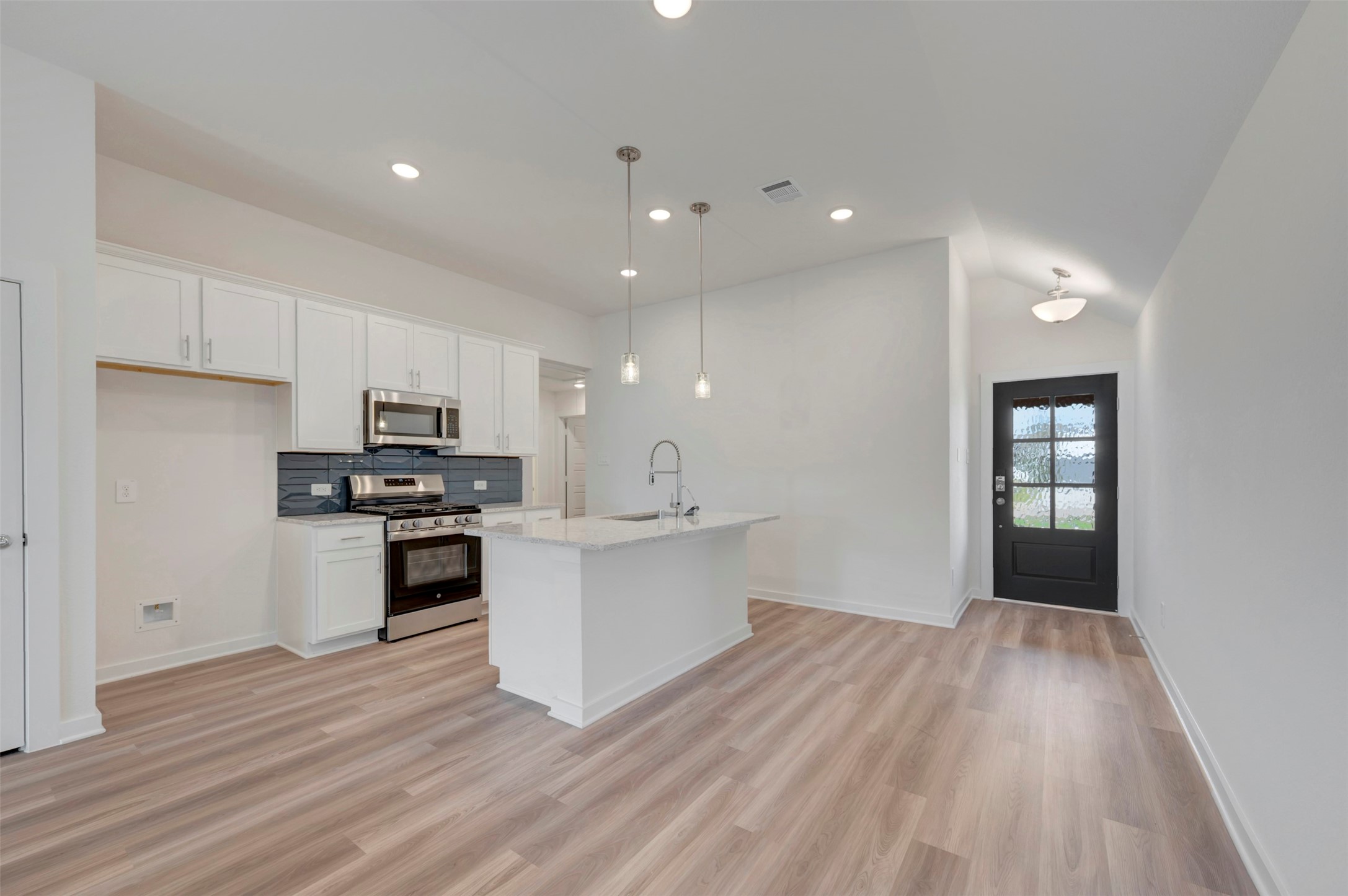 249 Hazy Pnes Lane Willis, TX 77378 - Photo 13 of 38