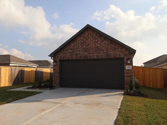 $272,990 | 249 Hazy Pnes Lane, Willis, TX 77378