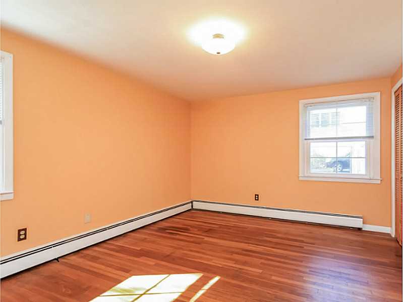 33 Angell Road Lincoln, RI 02865 - Photo 11 of 20 Bedroom.