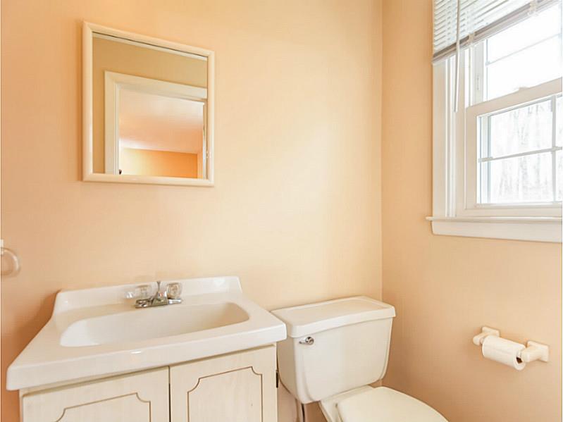 33 Angell Road Lincoln, RI 02865 - Photo 16 of 20 Bathroom.