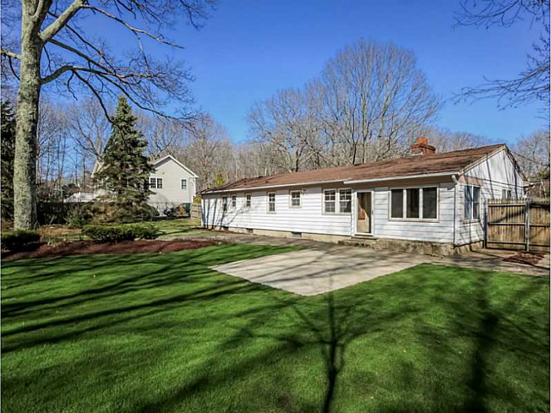 33 Angell Road Lincoln, RI 02865 - Photo 18 of 20 Exterior Back.