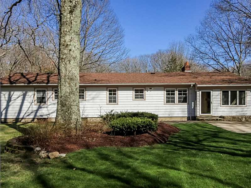 33 Angell Road Lincoln, RI 02865 - Photo 19 of 20 Exterior Back.