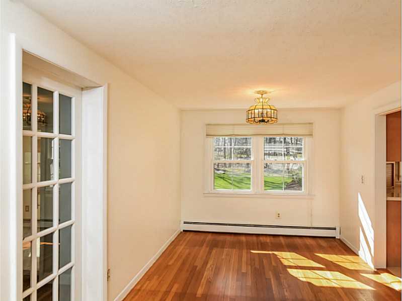33 Angell Road Lincoln, RI 02865 - Photo 7 of 20 Dining Area.