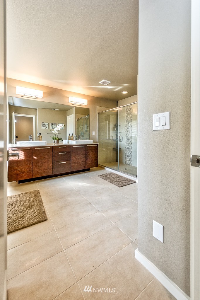 3714 Northeast 24th Street Renton, WA 98056 - Photo 11 of 18