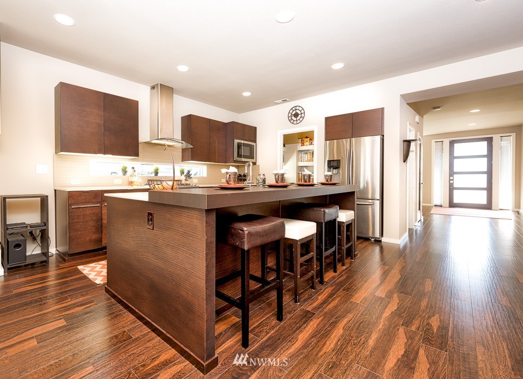 3714 Northeast 24th Street Renton, WA 98056 - Photo 4 of 18