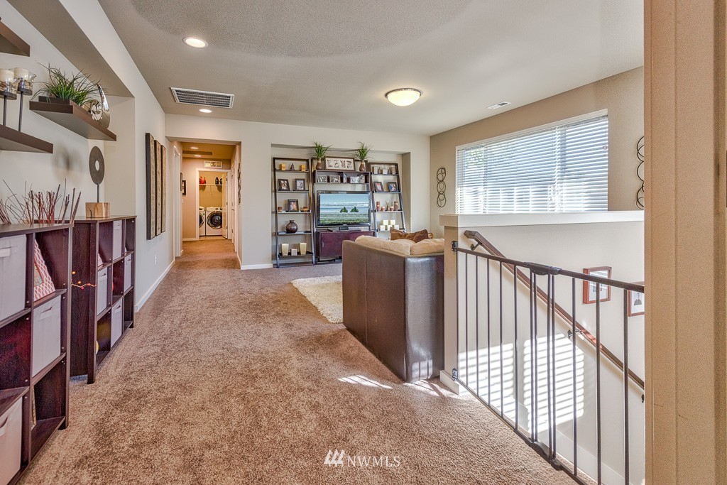 3714 Northeast 24th Street Renton, WA 98056 - Photo 8 of 18