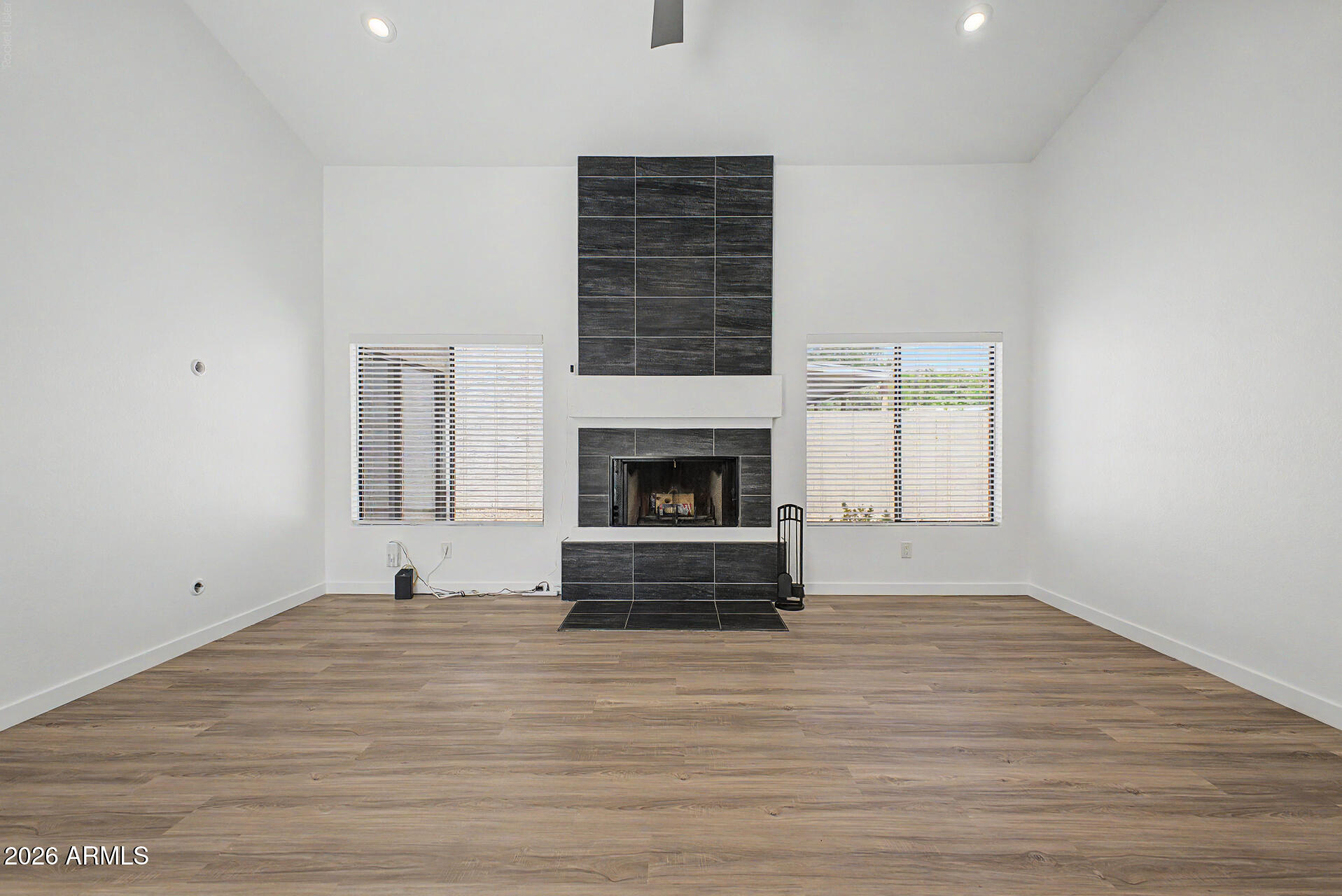 4354 East Dry Creek Road Phoenix, AZ 85044 - Photo 5 of 29 08 - Dry Creek
