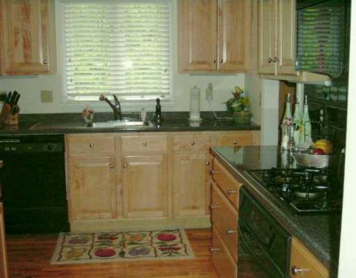 154 Shadow Ridge Drive Pittsburgh, PA 15238 - Photo 4 of 8 Kitchen.