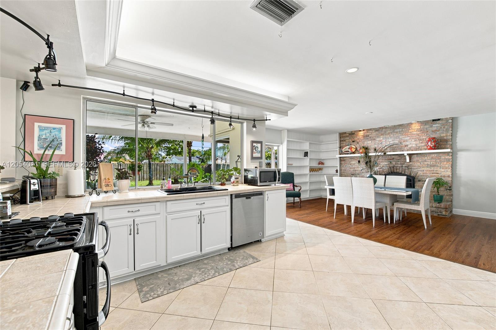 5580 Southwest 7th Street Plantation, FL 33317 - Photo 19 of 37