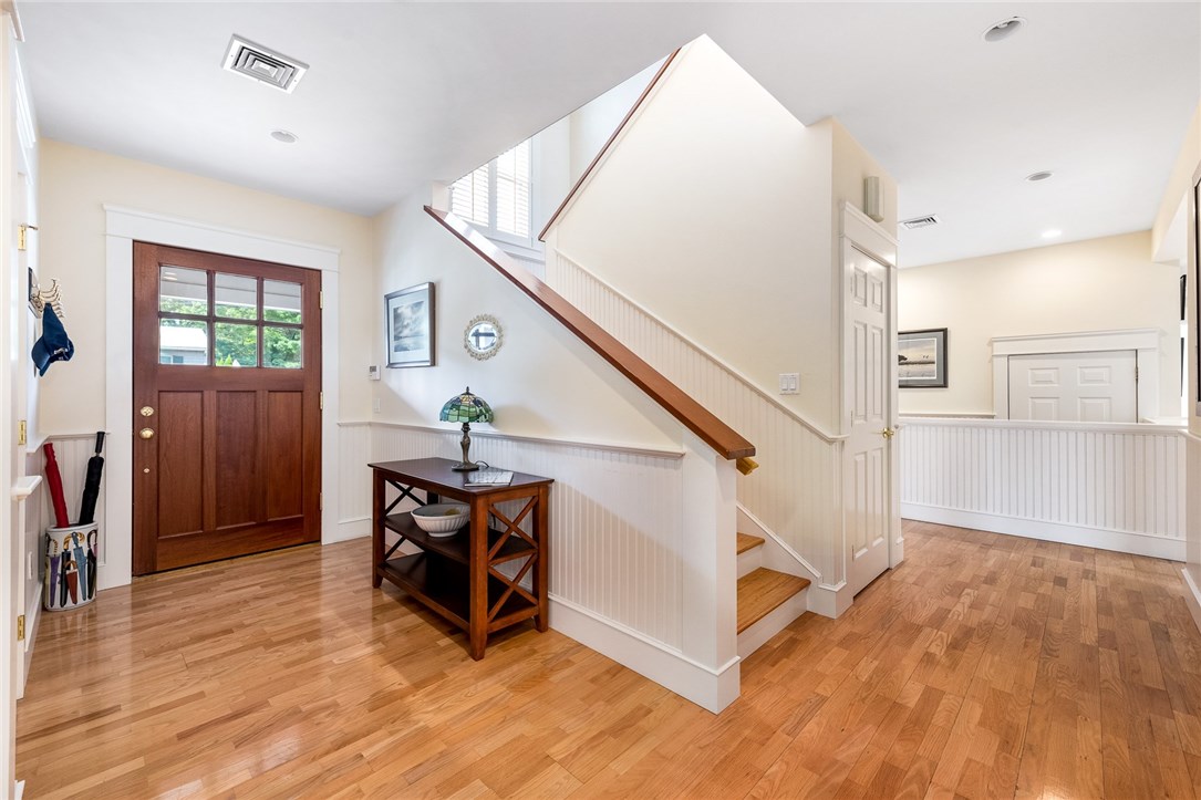 21 Baron Road Barrington, RI 02806 - Photo 8 of 43 Entranceway